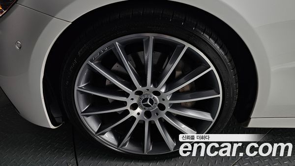 Mercedes-Benz E-Class 2022, фото 5