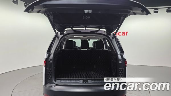 Land Rover Discovery 2023, фото 20