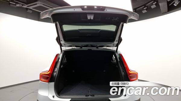 Volvo XC40 2021, фото 20
