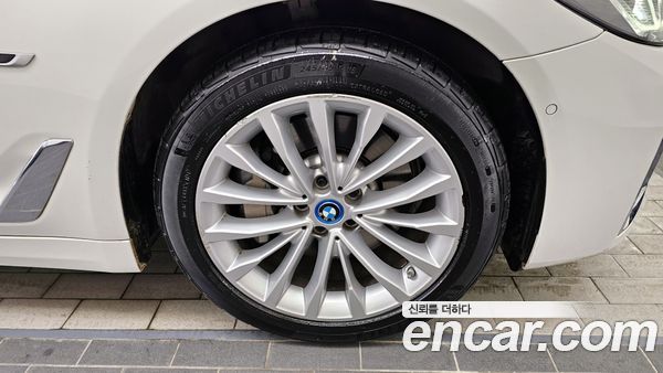 BMW 5 Series 2022, фото 5