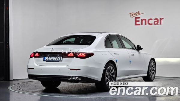 Mercedes-Benz E-Class 2026, фото 2