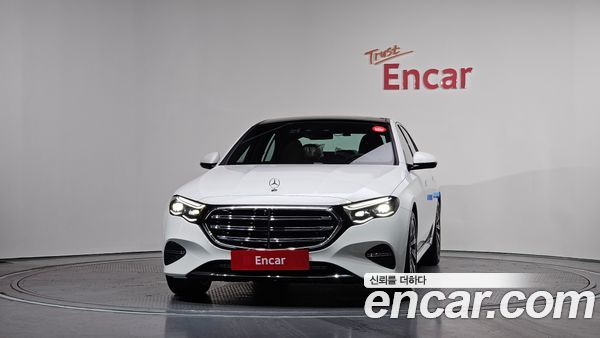 Mercedes-Benz E-Class 2026, фото 3