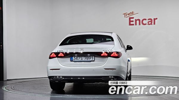 Mercedes-Benz E-Class 2026, фото 4