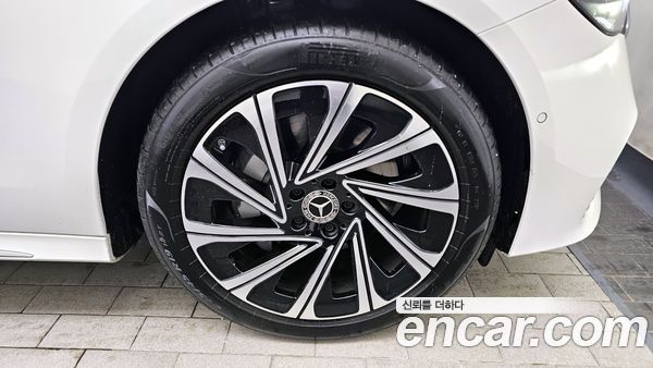 Mercedes-Benz E-Class 2026, фото 5