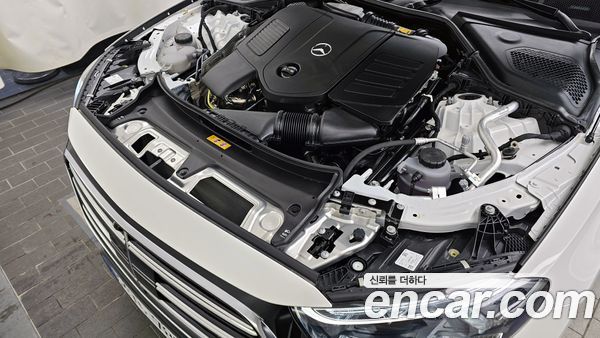 Mercedes-Benz E-Class 2026, фото 6