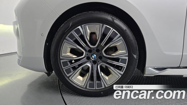 BMW 7 Series 2023, фото 5