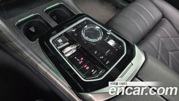BMW 7 Series 2023, фото 9