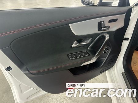 Mercedes-Benz CLA 2023, фото 15