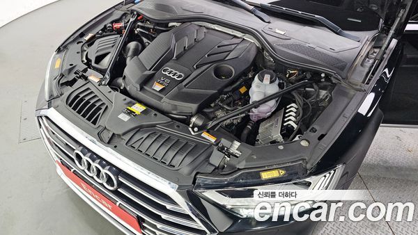 Audi A8 2021, фото 6