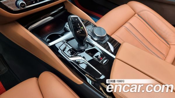BMW 5 Series 2023, фото 9
