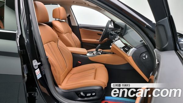 BMW 5 Series 2023, фото 10