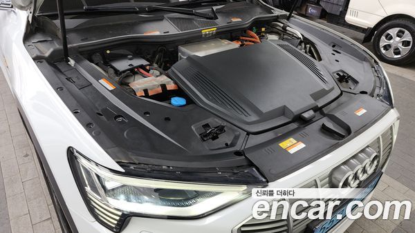 Audi e-tron 2021, фото 6