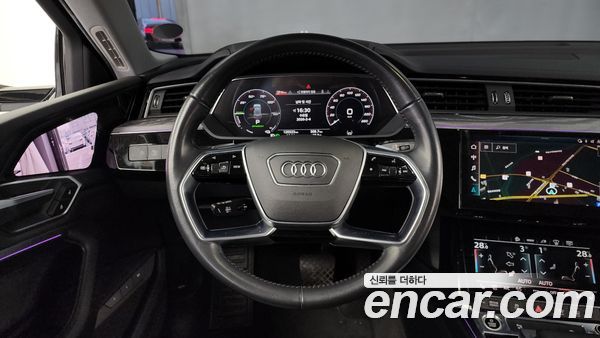 Audi e-tron 2021, фото 13