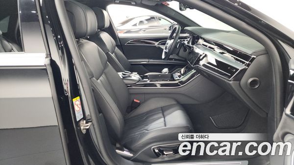 Audi A8 2021, фото 11