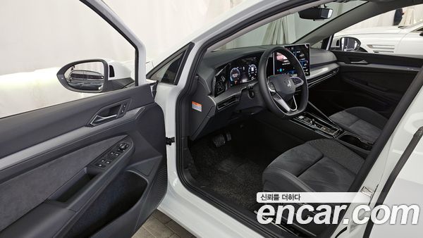 Volkswagen Golf 2025, фото 10