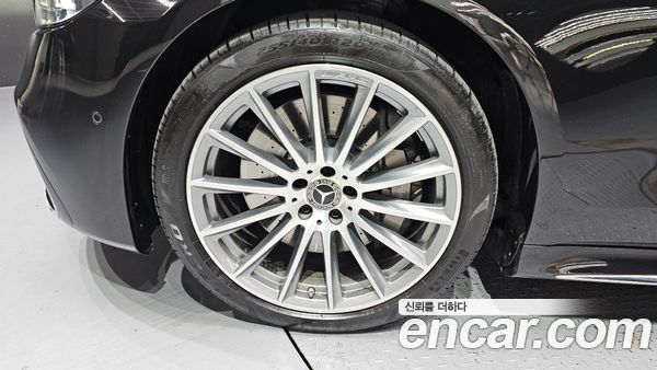Mercedes-Benz S-Class 2022, фото 5
