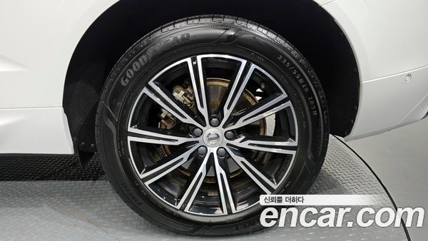Volvo XC60 2021, фото 5