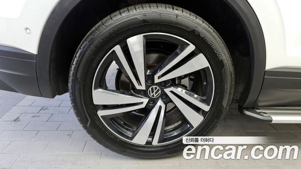 Volkswagen Touareg 2023, фото 5