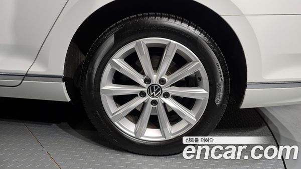 Volkswagen Passat 2021, фото 5