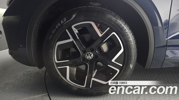 Volkswagen Touareg 2024, фото 5