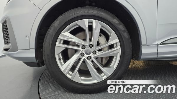 Audi Q7 2021, фото 4