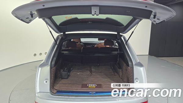 Audi Q7 2021, фото 19