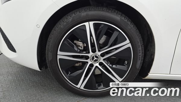 Mercedes-Benz A-Class 2024, фото 5