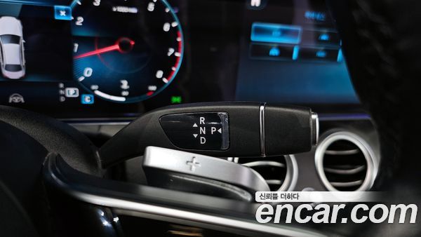 Mercedes-Benz E-Class 2023, фото 9