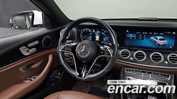 Mercedes-Benz E-Class 2023, фото 13