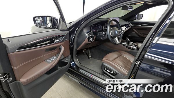 BMW 5 Series 2022, фото 10