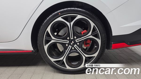 Hyundai Elantra 2025, фото 5