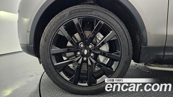 Land Rover Discovery 2023, фото 5