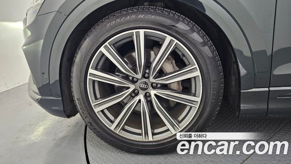 Audi Q8 2021, фото 5