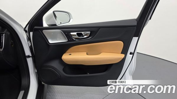 Volvo V60 2023, фото 31