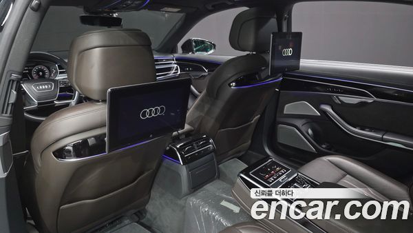 Audi A8 2021, фото 17