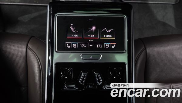 Audi A8 2021, фото 19
