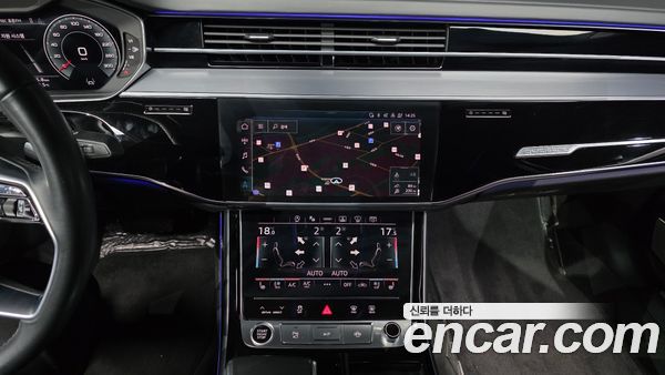 Audi A8 2021, фото 20