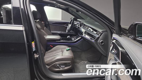 Audi A8 2021, фото 15