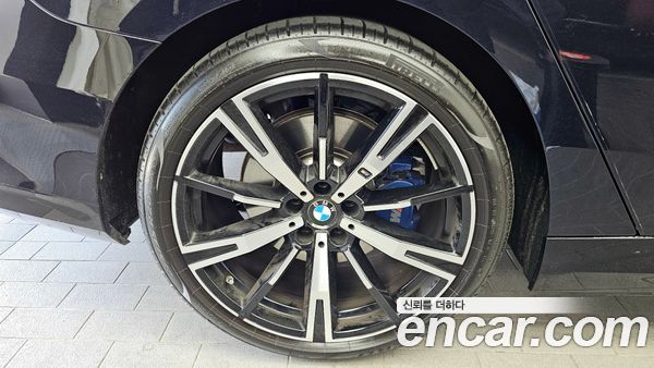 BMW 5 Series 2024, фото 5