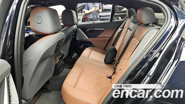 BMW 5 Series 2024, фото 16