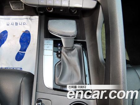 Hyundai Elantra 2023, фото 10