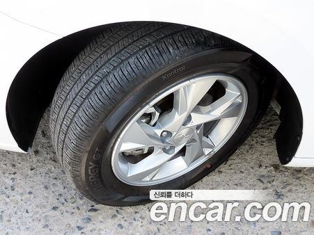 Hyundai Elantra 2023, фото 18