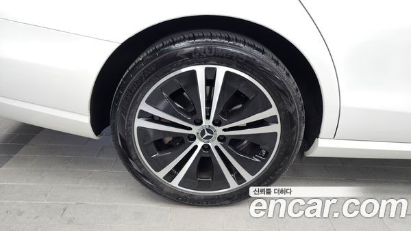 Mercedes-Benz E-Class 2021, фото 5