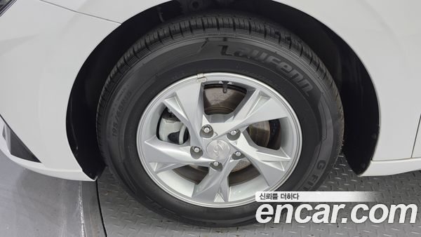 Hyundai Elantra 2021, фото 5