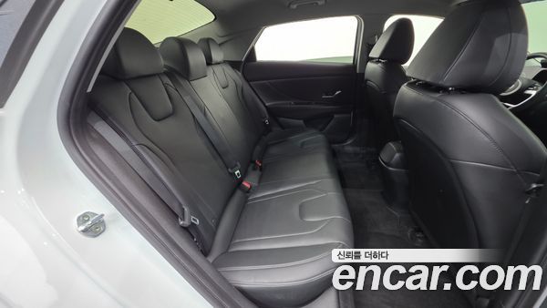 Hyundai Elantra 2021, фото 29