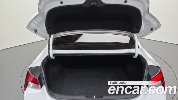 Hyundai Elantra 2021, фото 30