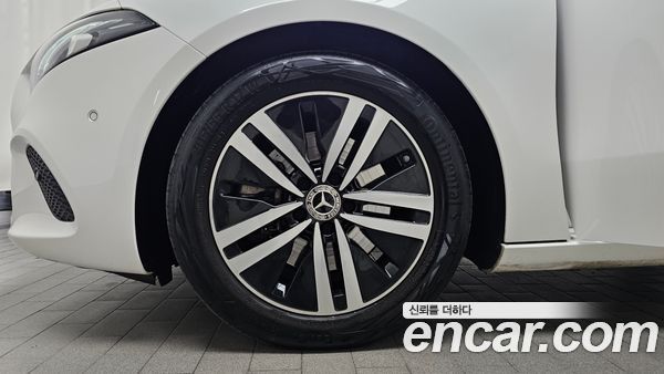 Mercedes-Benz A-Class 2023, фото 5