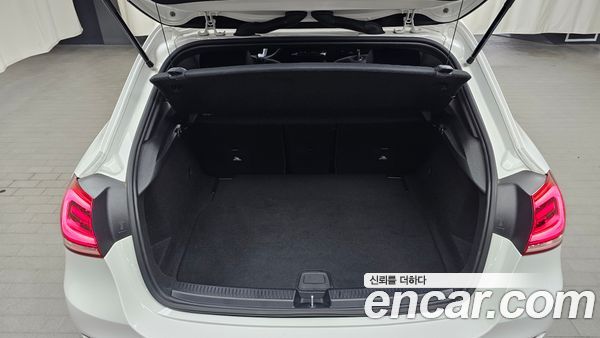 Mercedes-Benz A-Class 2023, фото 26