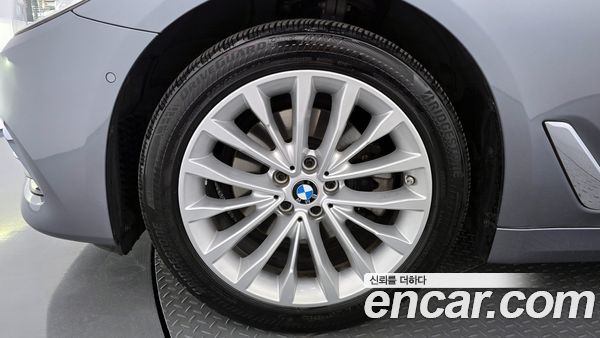 BMW 5 Series 2020, фото 5
