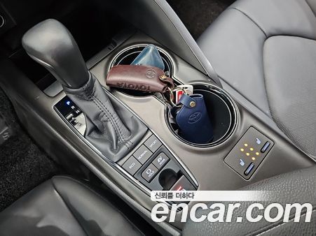 Toyota Camry 2024, фото 9